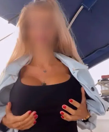Amira, 36