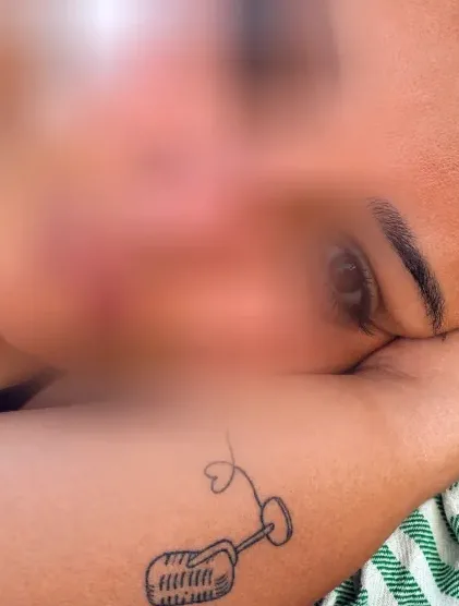 Andrea, 37