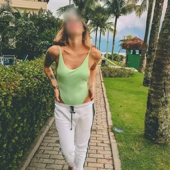 Anna, 29