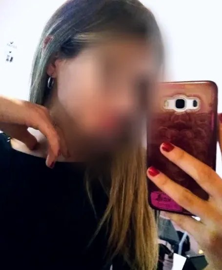 Büsra, 29