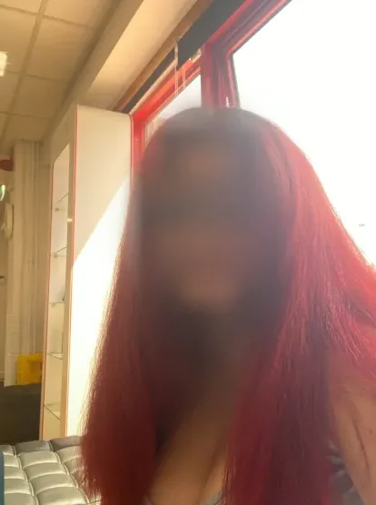 Carla, 19