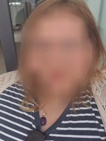Julia, 23