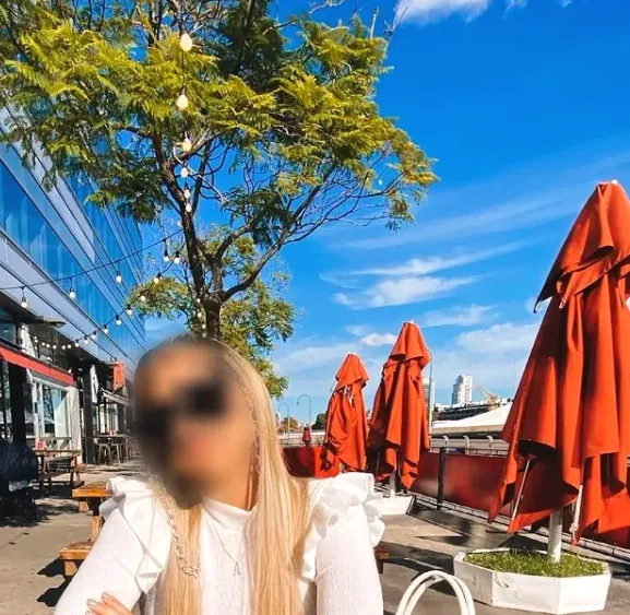 Katrin, 29