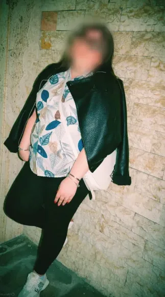 Leonie, 29