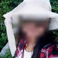Neele, 34