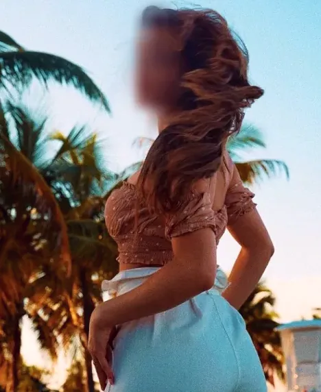 Nicole, 34