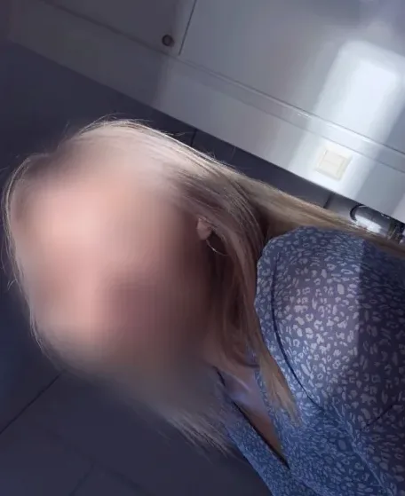 Özlem, 19