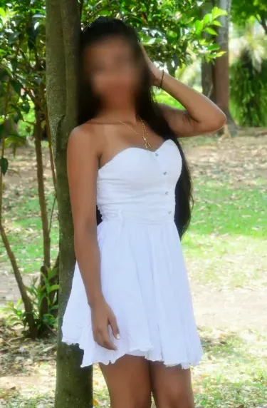Selina, 28