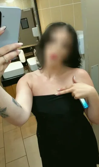 Sophie, 27