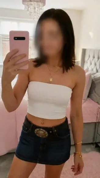 Sophie, 24