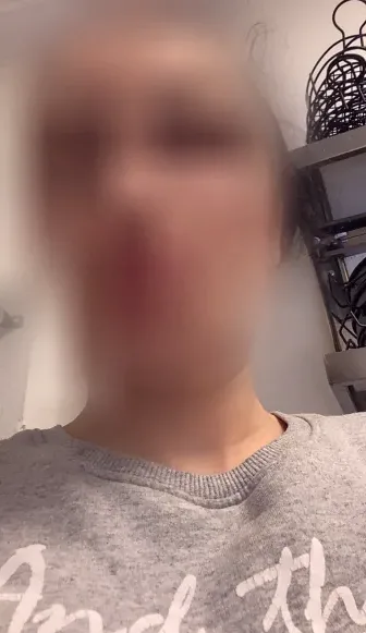 Zeynep, 29